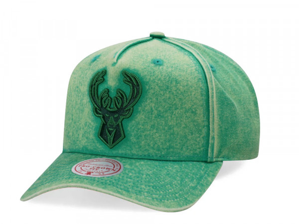 Mitchell & Ness Milwaukee Bucks Washed Out Vintage Pro Crown Fit Snapback Cap